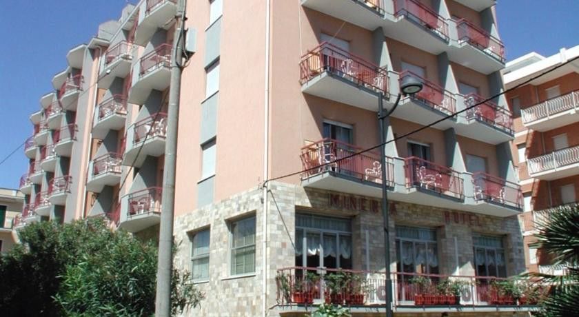 Hotel Minerva П'єтра-Лігуре Екстер'єр фото