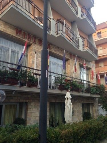 Hotel Minerva П'єтра-Лігуре Екстер'єр фото