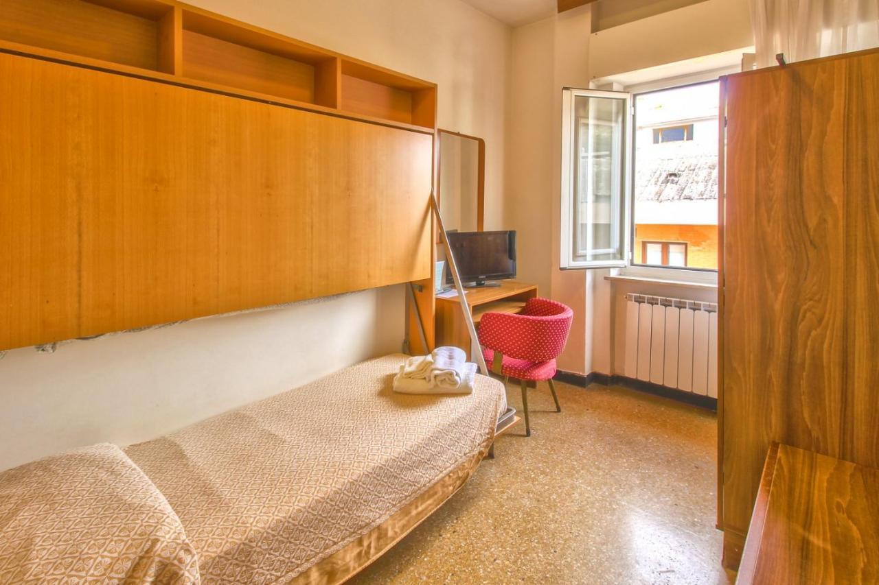 Hotel Minerva П'єтра-Лігуре Екстер'єр фото
